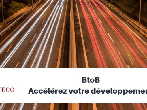 photographie autoroute avec slogan btob accélérez votre développement commercial